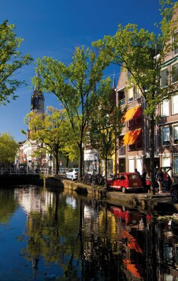 © Roberto Tetsuo Okamura-shutterstock.com/2013