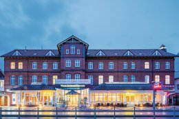 &copy; Florian Busch