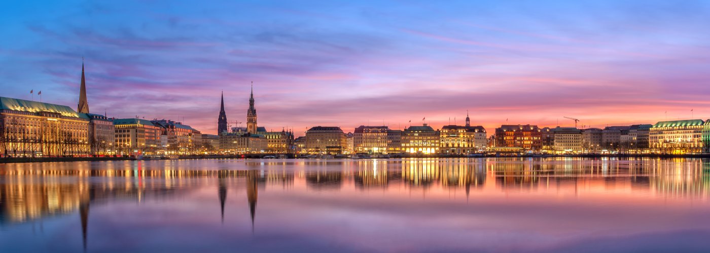 Die Binnenalster in Hamburg  © Frank Jeßen - stock.adobe.com