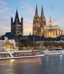 Schifffahrt auf dem Rhein © ake1150 - stock.adobe.com