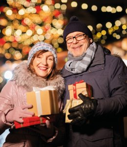 Auf dem Weihnachtsmarkt © Syda Productions-stock.adobe.com