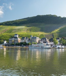 Aussicht über die Mosel auf den Stadtteil Bernkastel © Rheinland-Pfalz Tourismus GmbH/Dominik Ketz