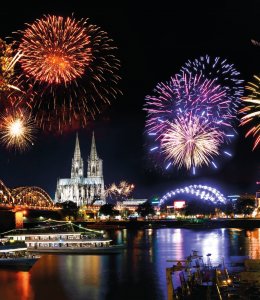 Feuerwerk über Köln © EKH-Pictures - stock.adobe.com
