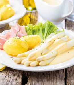 Spargelgericht © karepa - stock.adobe.com