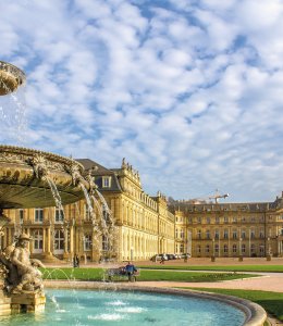 Schlossplatz in Stuttgart © Sina Ettmer - stock.adobe.com