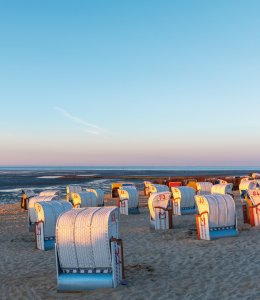 Am Strand von Döse © Jürgen Wackenhut - stock.adobe.com