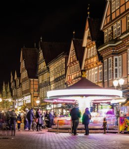 Celler Weihnachtsmarkt © Isnurnfoto. - stock.adobe.com