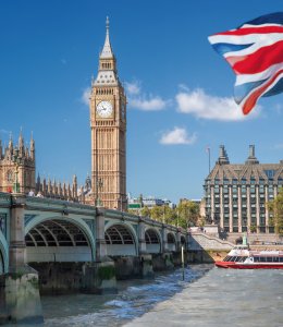Big Ben und Westminster Bridge © Tomas Marek - stock.adobe.com