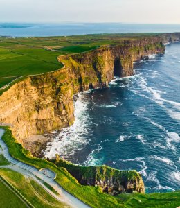 Cliffs of Moher © MNStudio - stock.adobe.com