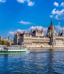Schifffahrt auf der Donau © Nicola - stock.adobe.com