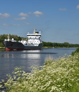 Schiffe fahren im Nord-Ostsee-Kanal © dieter76 - stock.adobe.com