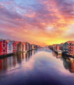 Speicherhäuser in Trondheim  © Piotr Krzeslak - stock.adobe.com
