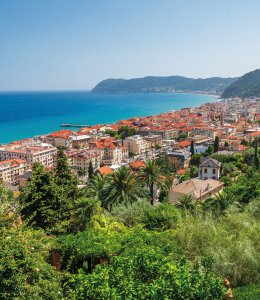 Blick über Alassio © Fabio Lotti - stock.adobe.com
