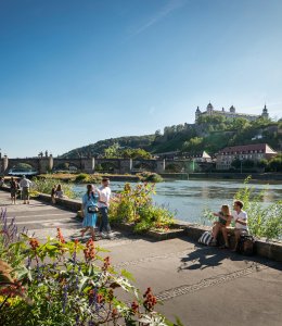 Am Main mit Blick zur Festung Marienberg © CTW Würzburg / Dietmar Denger