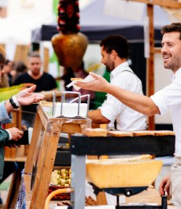 Käsemarkt © StadtNieheim_BesimMazhiqi