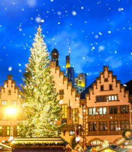 Weihnachtsmarkt am Römerberg © Sina Ettmer - stock.adobe.com