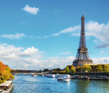 Eiffelturm an der Seine in Paris © andreykr - stock.adobe.com