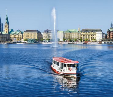 Alsterdampfer auf der Binnenalster © kameraauge-stock.adobe.com
