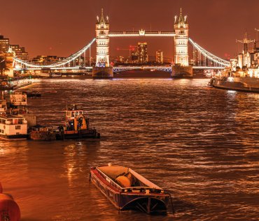 Towerbridge bei Nacht © Iliya Mitskavets - stock.adobe.c